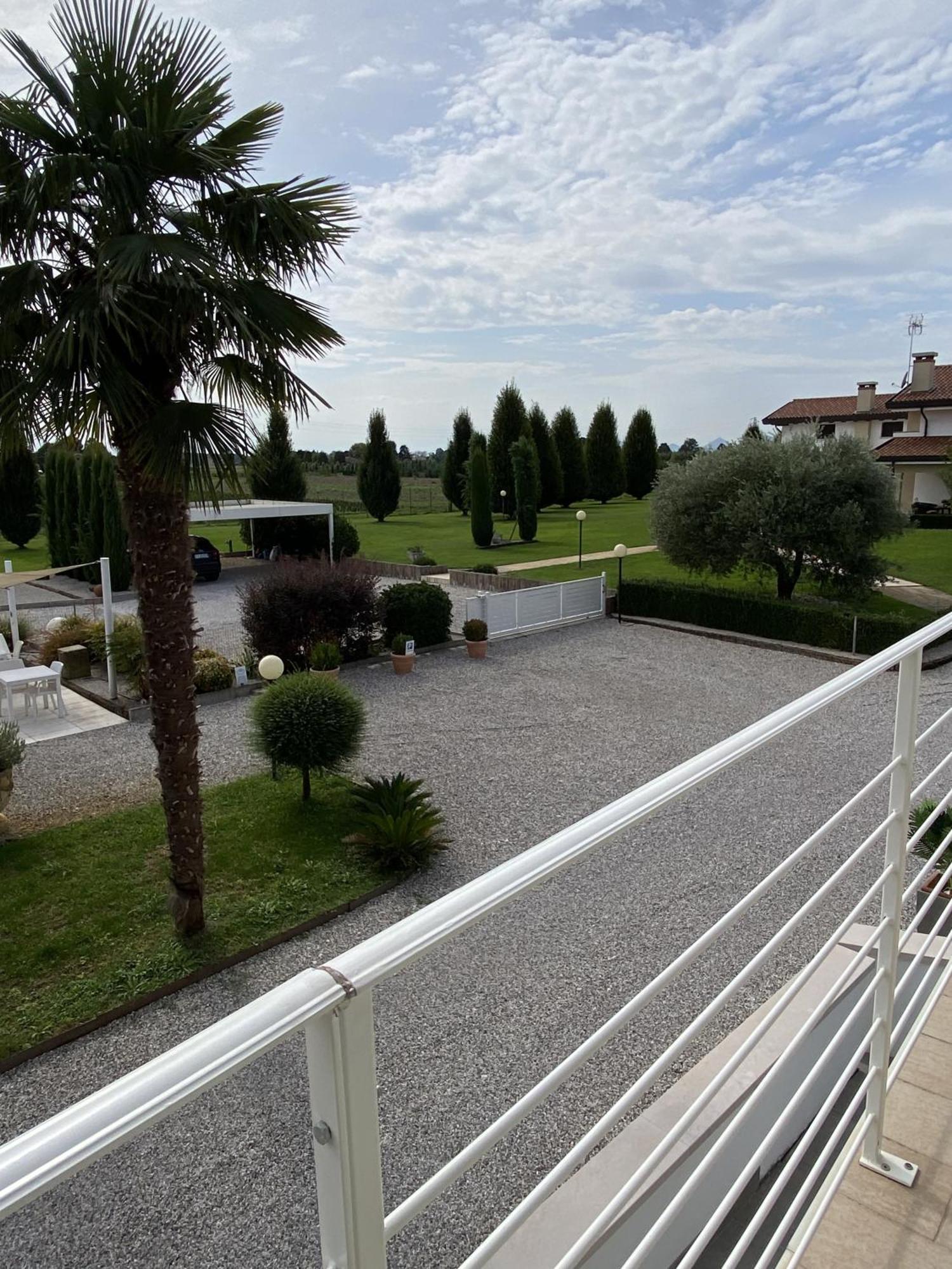 Meridien House Casalserugo Экстерьер фото